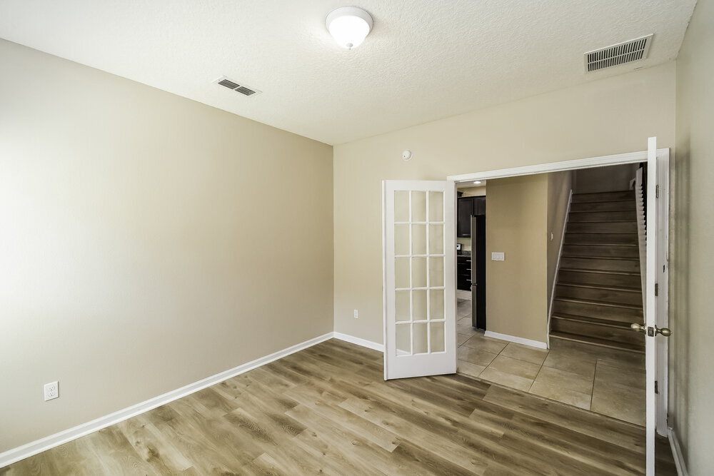 Building Photo - 918 Glendale Ln