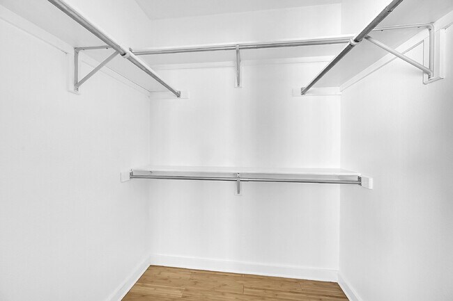 Building Photo - $2,295.95, 3-bed, 3-bath, located in Longmont with a washer and dryer and $300 off the first mont...