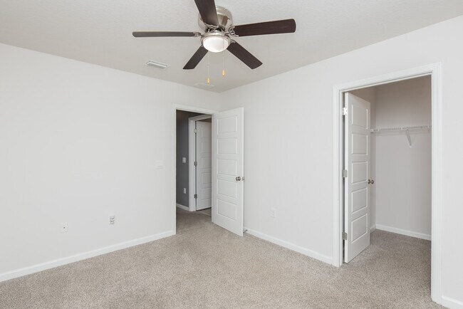 Building Photo - 5720 Blackhorse Cir