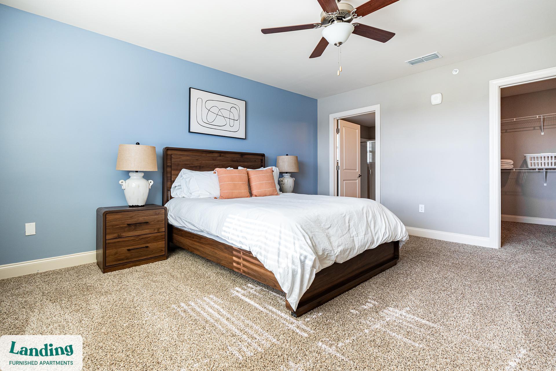 Building Photo - 305 Laredo Dr