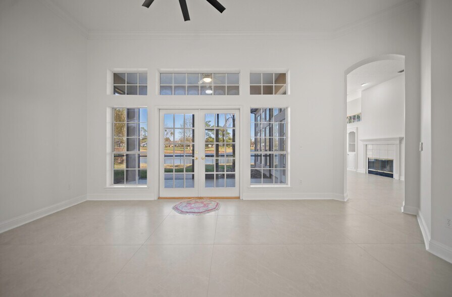 Building Photo - 10061 Vineyard Lake Rd E