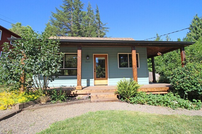 Building Photo - Beautifully Remodeled 2 Bedroom Collins Vi...