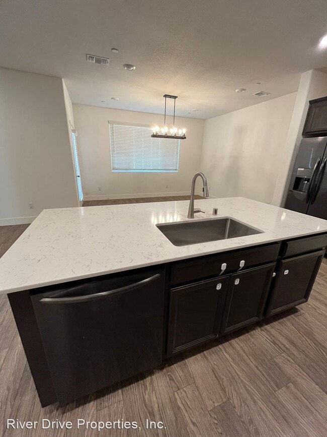 Building Photo - 4 br, 3 bath House - 2331 Explorador Drive