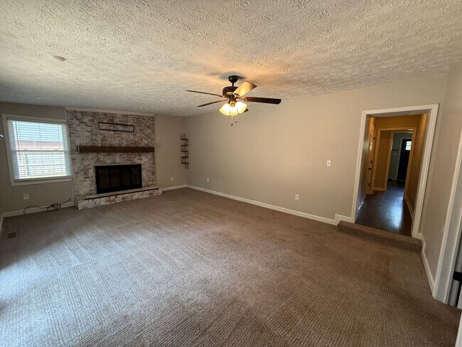 Building Photo - Tranquil 3 Bed 2 Bath Home in Raeford