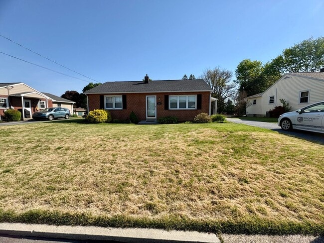 Building Photo - 2 Bedroom Rancher Available in Hershey!