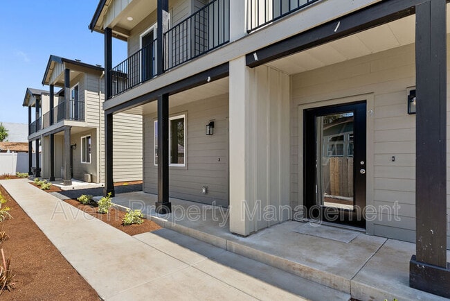 Building Photo - 936 Molalla Ave