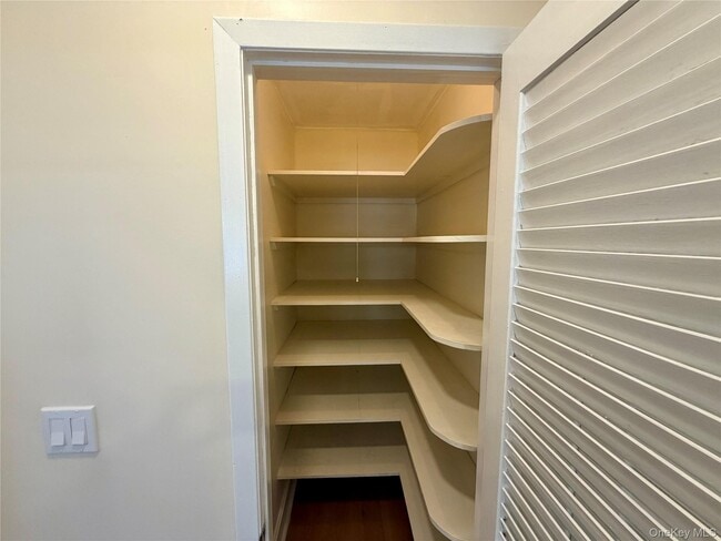 Building Photo - 116 Alexander Ave