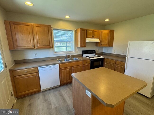 Building Photo - 145 Fayette St