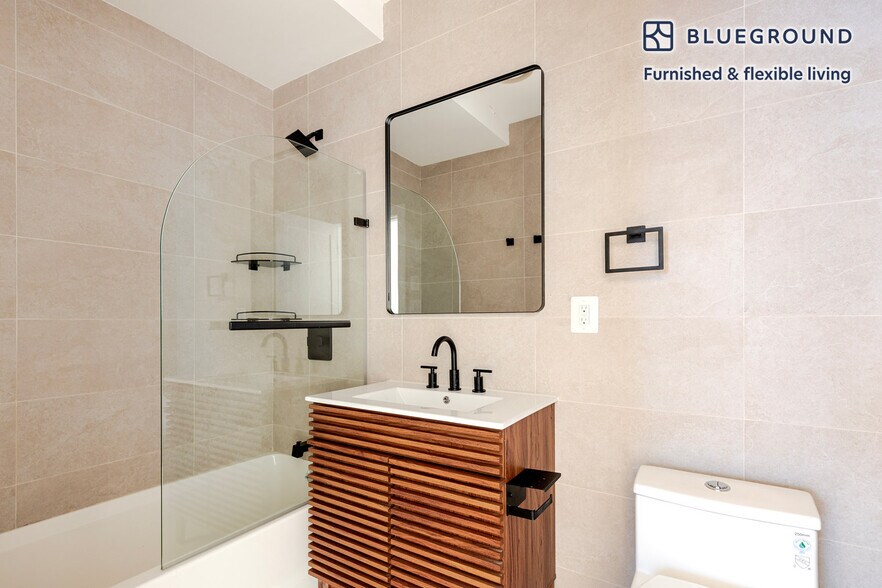 Building Photo - 940 1st Ave