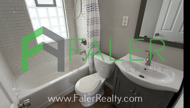 Building Photo - Show-stopping rental available!