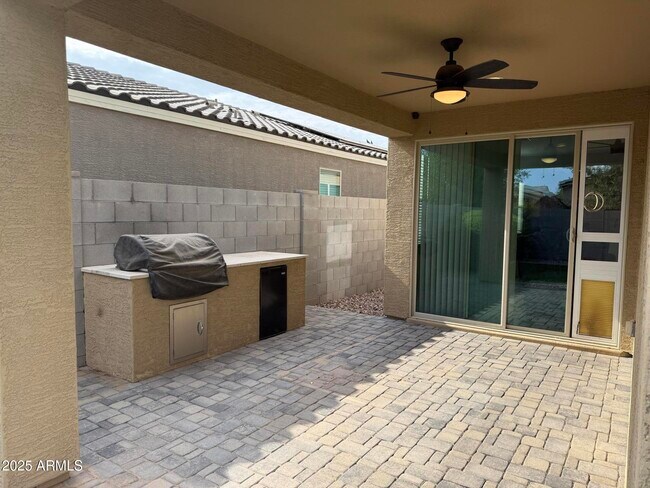 Building Photo - 336 W Tenia Trail