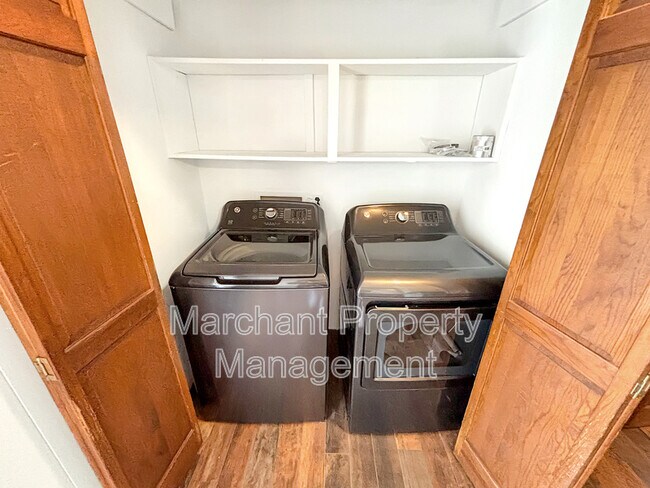 Building Photo - 601 Fairview Church Rd