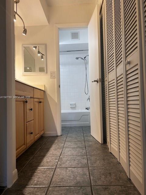 Building Photo - 8002 Lagos De Campo Blvd