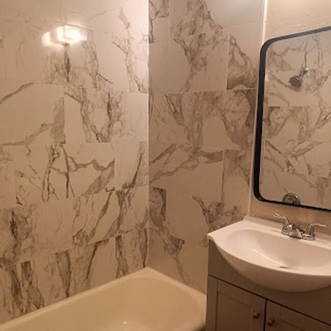 Building Photo - 1 Bed Duplex
