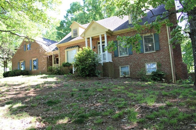 Building Photo - 210 Rhynehardt Rd