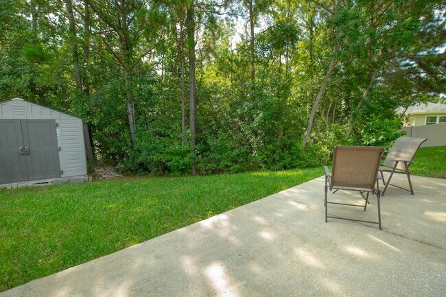 Building Photo - 2527 Eisner Dr