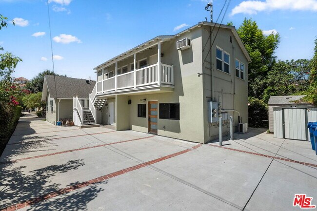 Building Photo - 2231 Laverna Ave