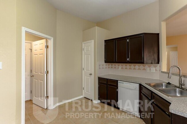 Building Photo - 5406 Shawn Dr