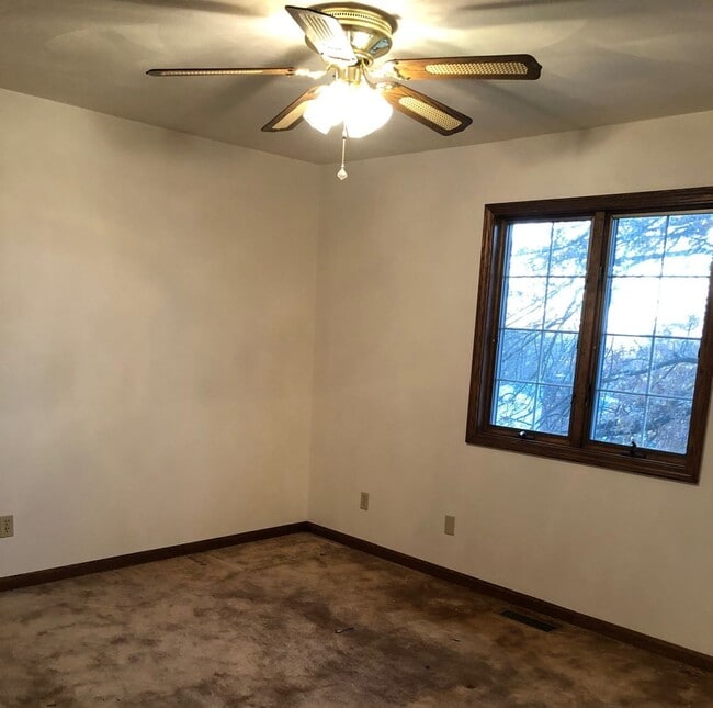 Building Photo - Old English Tudor Style Home in South Charleston