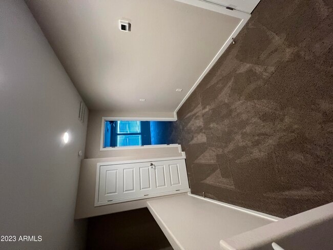 Building Photo - 594 W Westchester Ave