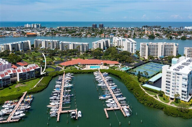 Building Photo - 7907 Sailboat Key Blvd S