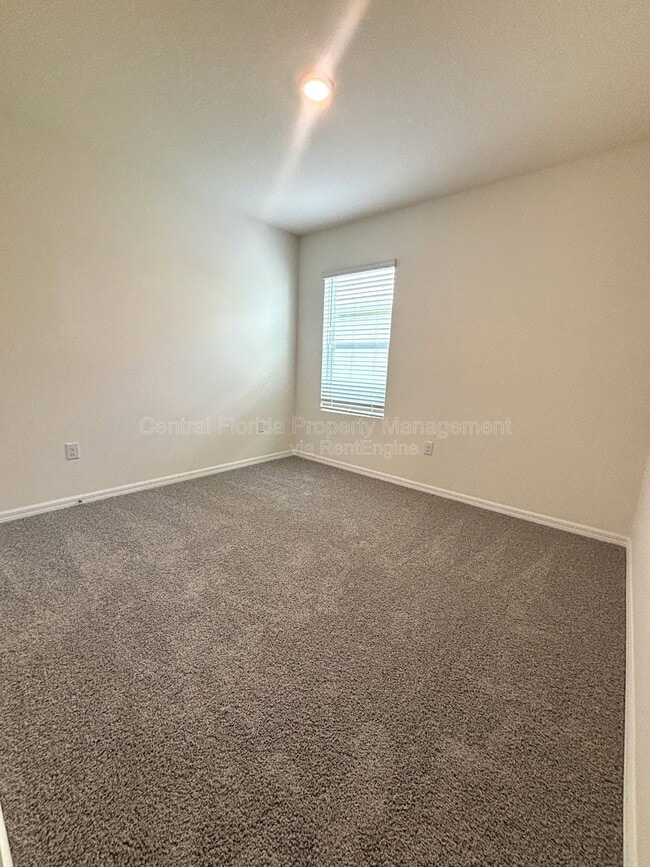 Building Photo - 5513 Hayloft Dr