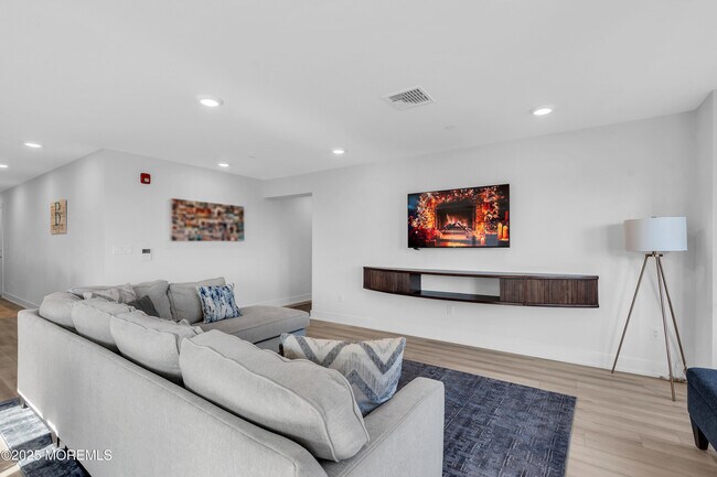 Building Photo - 150 Ocean Ave