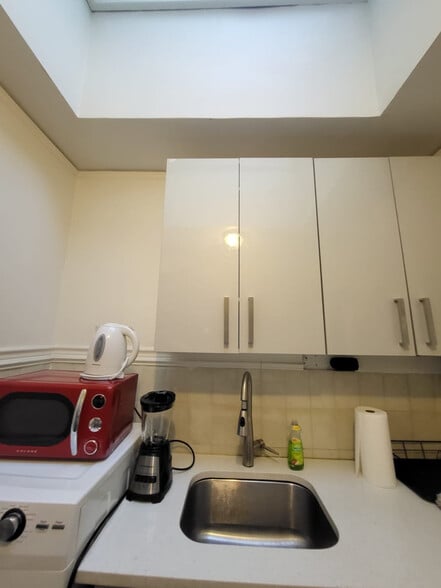 Building Photo - 476 9th Ave