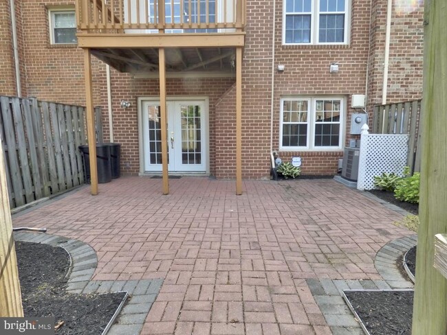 Building Photo - 10127 Ebenshire Ct