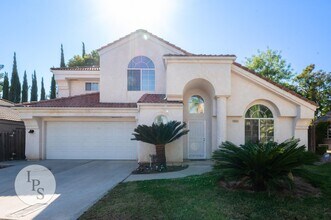 Building Photo - Gated Fresno NW Home, 3BR/2BA, in CUSD - L...