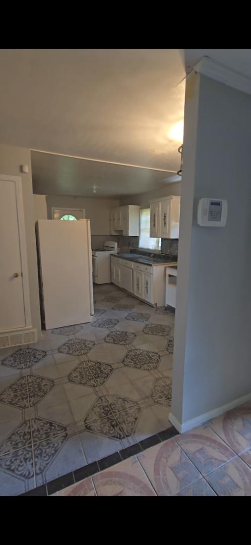 Building Photo - 2644 Mirror Ave