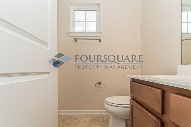 Building Photo - Spacious 3-Bed End Unit Townhome with 2-Car Garage & Private Patio | Prime Kitts Creek Location