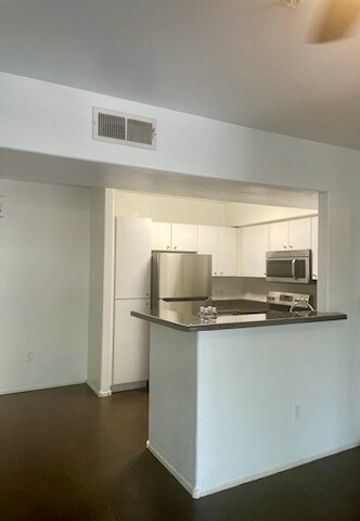 Kitchen - 1295 N Ash St