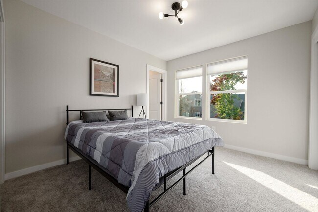 Building Photo - Move In Special Up to 3 Months Free- Newbe...