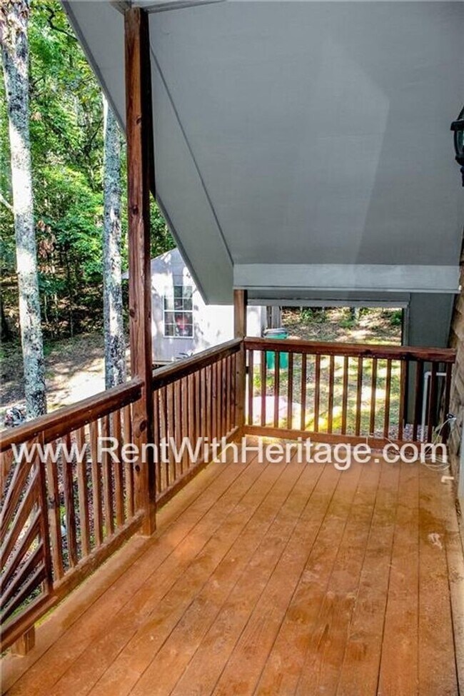 Building Photo - Charming Rustic Cabin Home on 2 Acres / Na...