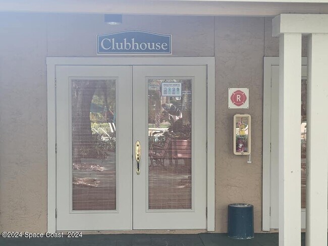 Building Photo - 7667 N Wickham Rd