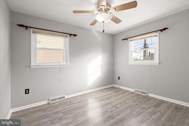 Building Photo - 517 Winters Ln