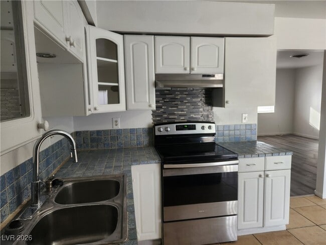 Building Photo - 609 Carpenter Dr