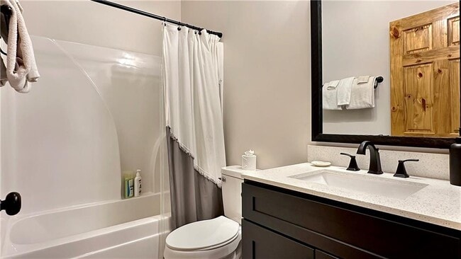 Building Photo - 374 Prince Dr