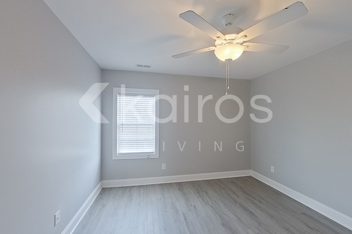 Building Photo - 3705 Oak Leaf Wy