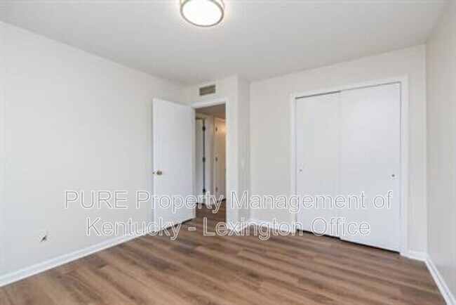 Building Photo - 429 Chestnut Street