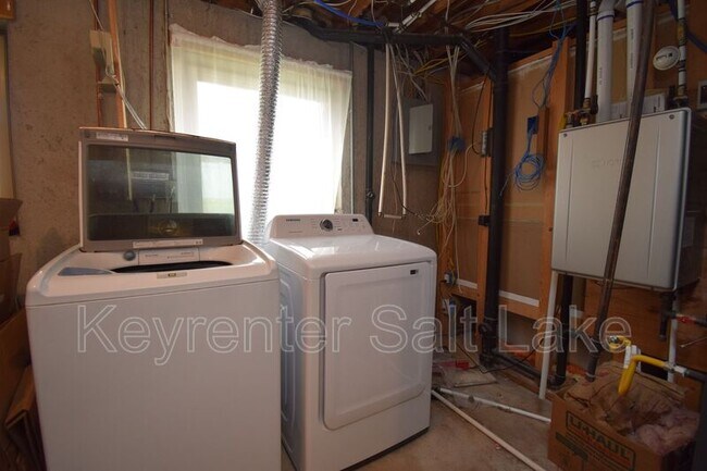 Building Photo - 6502 S 5180 W