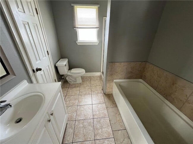 Building Photo - 5620 4th St