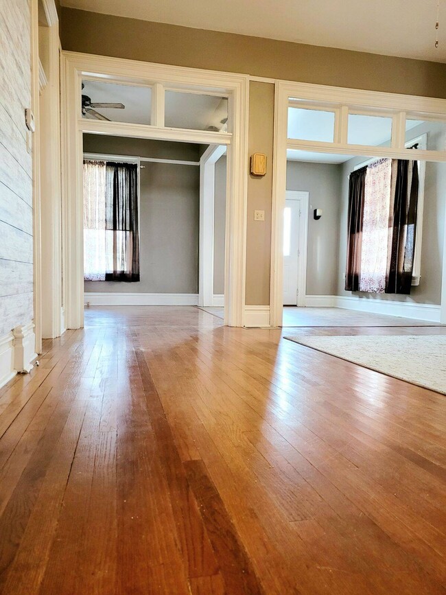 Building Photo - 103 W 1st Ave