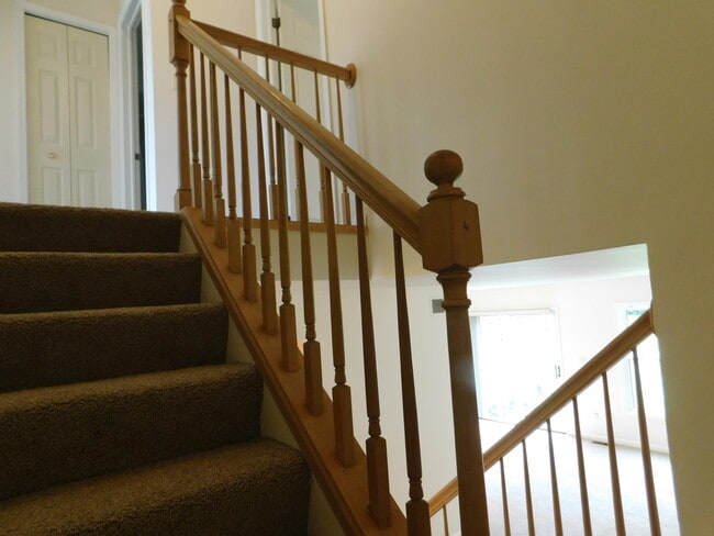 Building Photo - 490 Liberty Pointe Dr