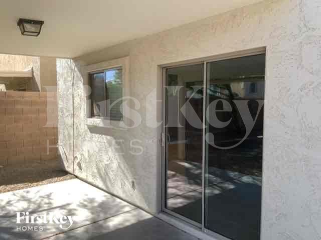 Building Photo - 39485 N Dusty Dr