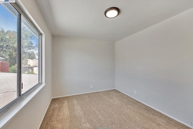 Building Photo - 264 Chumalia St