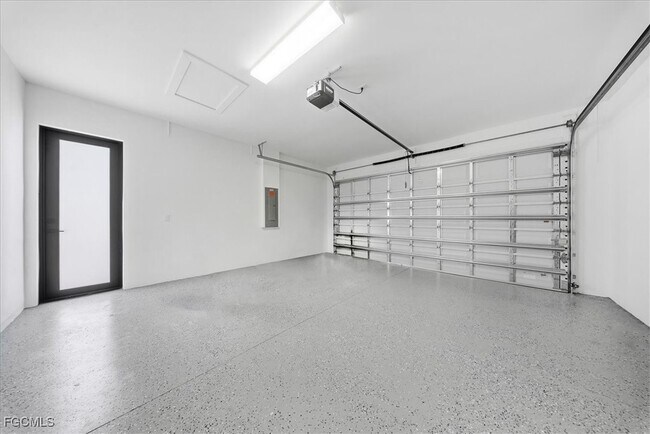 Building Photo - 1024 Halby Ave S