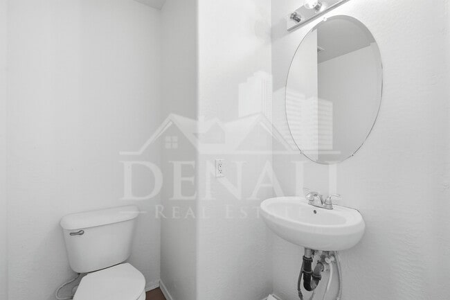 Building Photo - 8510 W Luken Way