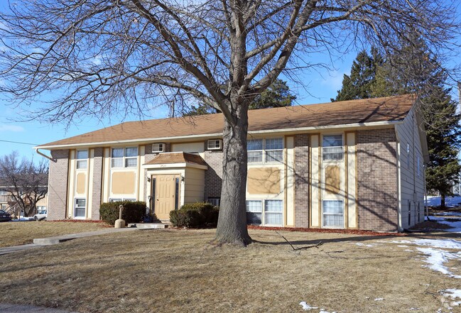 Building Photo - 7511 Dennis Drive